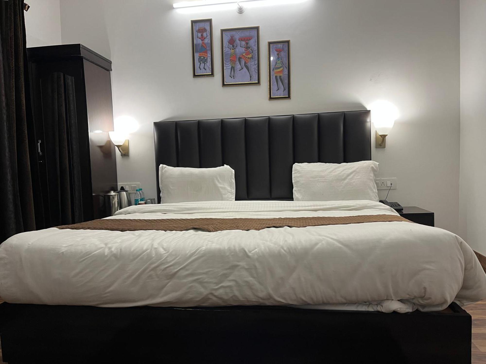 Cedar Woods Resort By Heyan Hotels Nainital Exterior foto